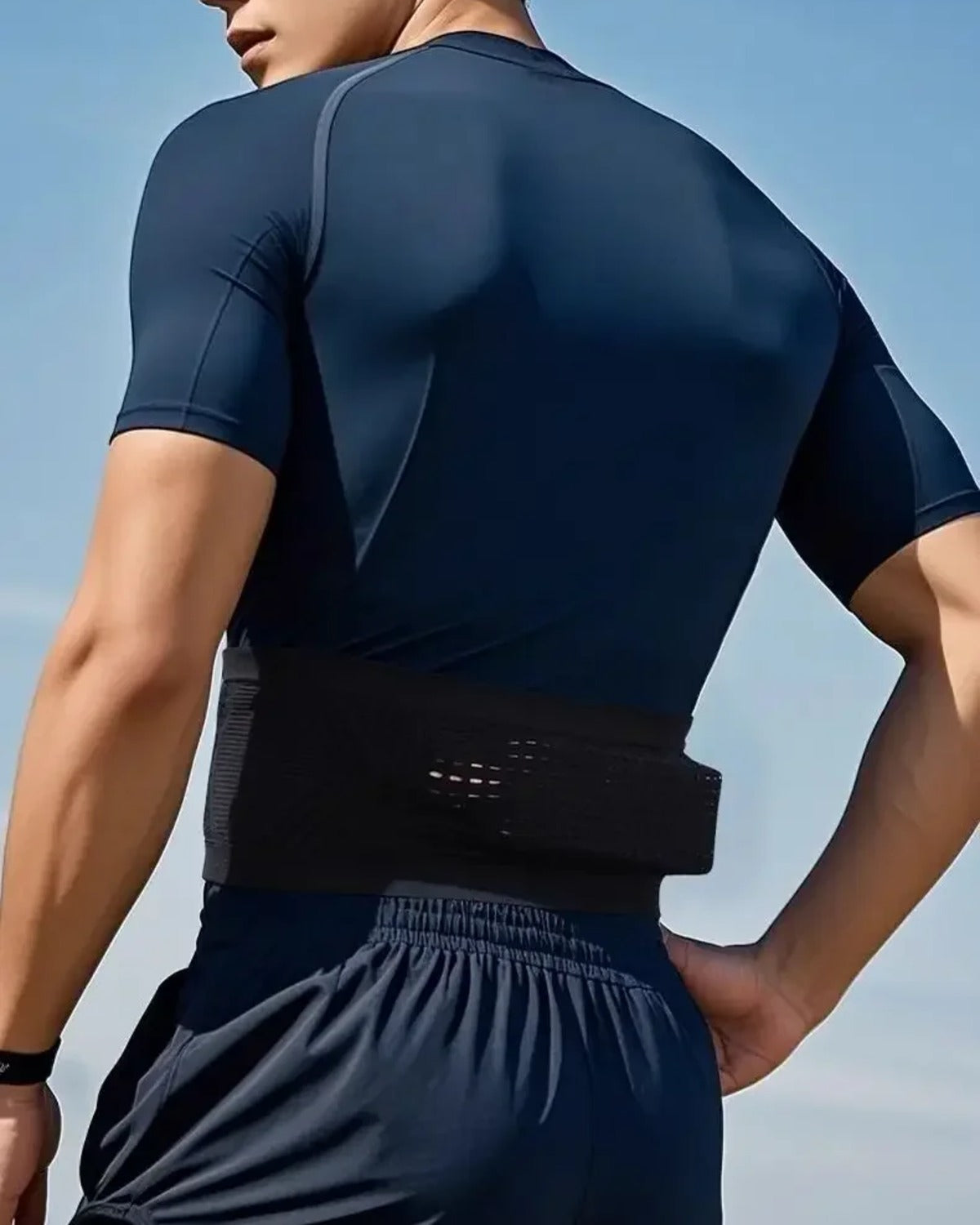 Stride running belt in Black, back view