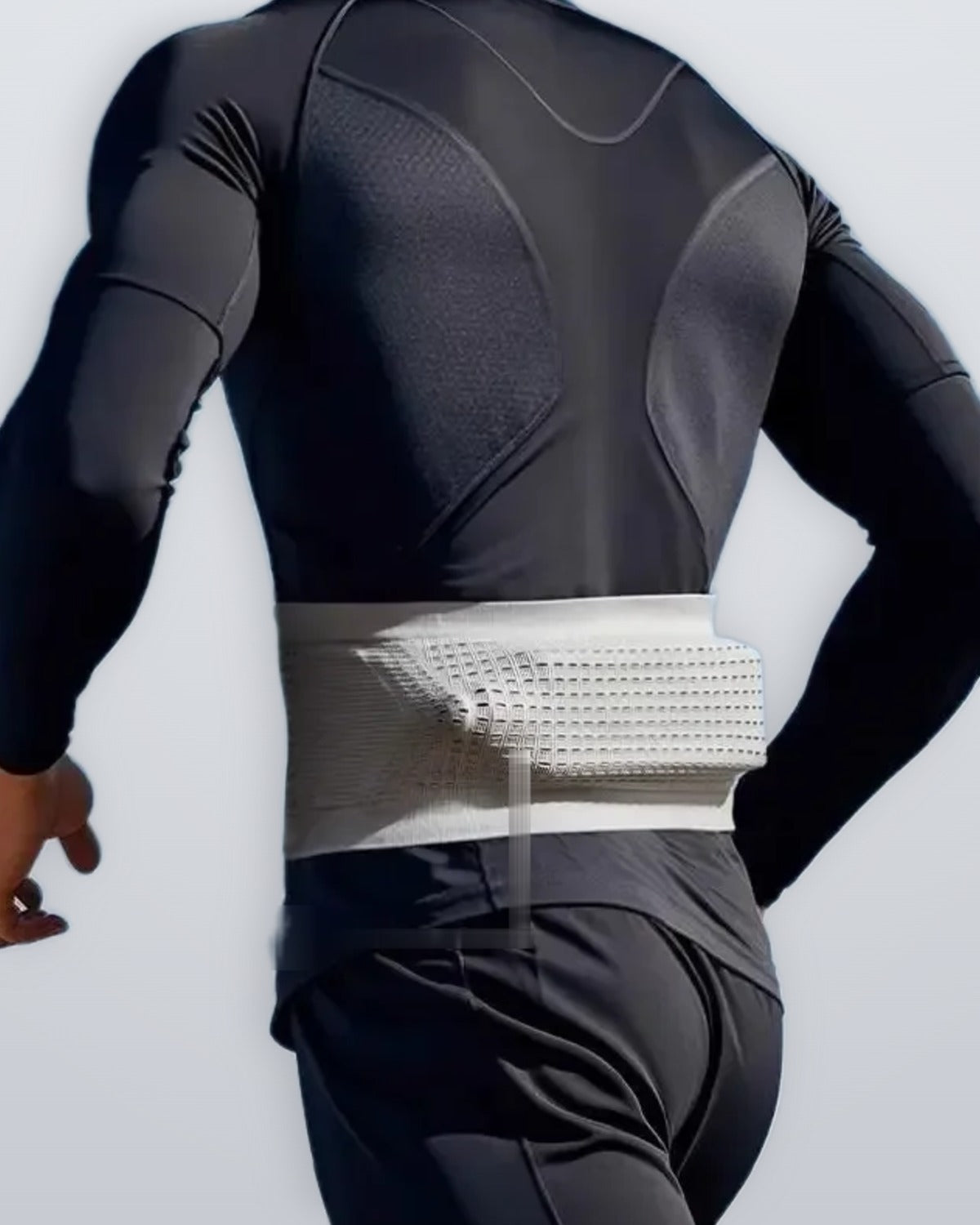 Back view with the 360° pocket
