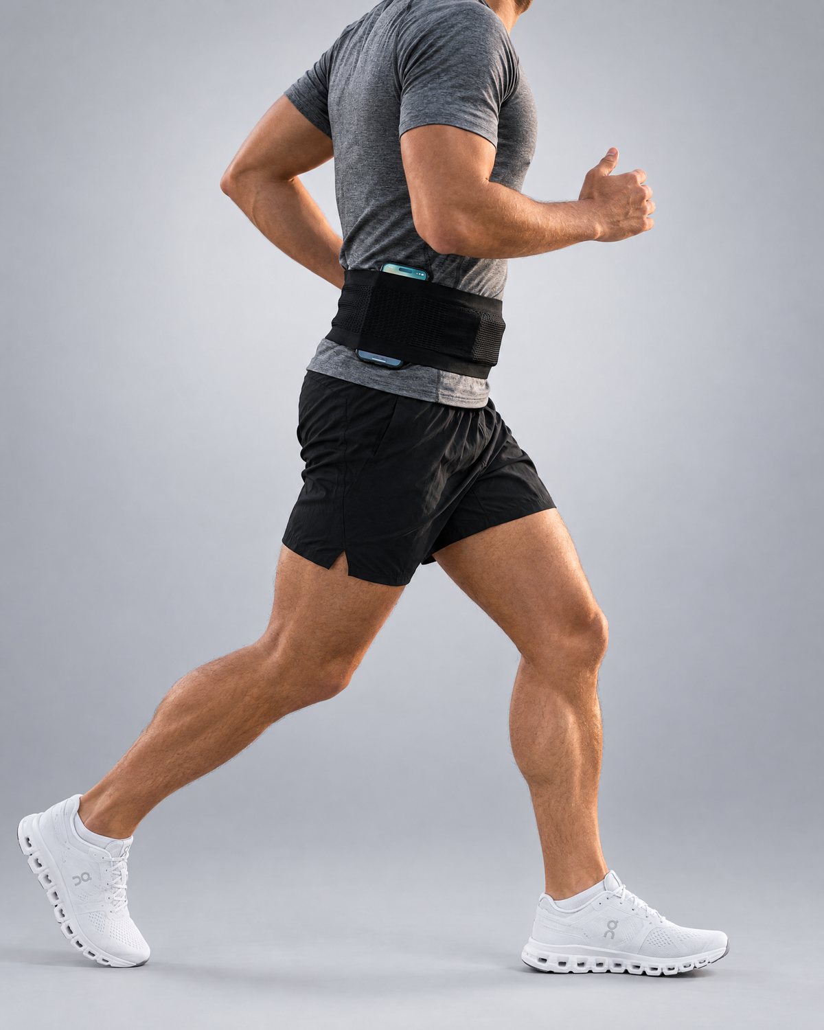Runner wearing the Stride running belt